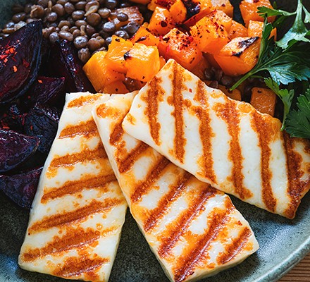 Healthy halloumi bowl