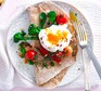 Poached eggs with broccoli, tomatoes & wholemeal flatbread